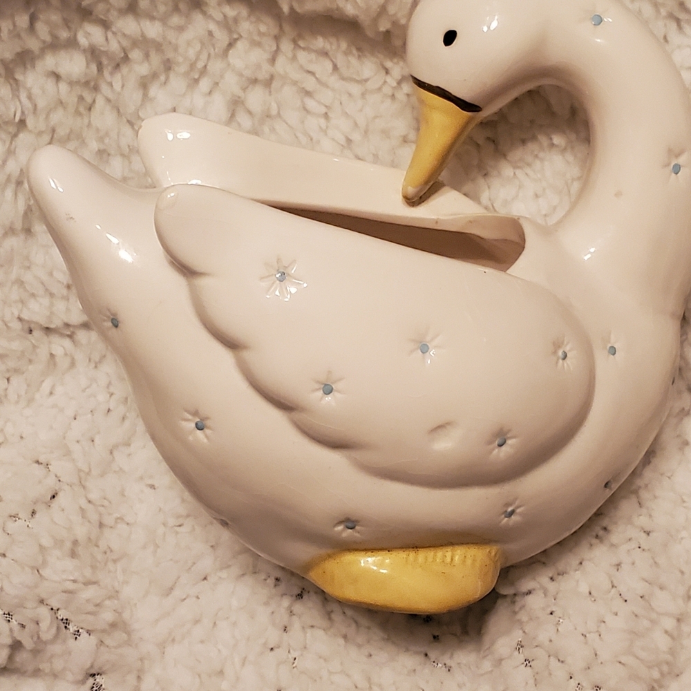 VINTAGE RUSS CERAMIC WHITE DUCK GOOSE PLANTER BLUE POLK-A-DOTS COTTAGECORE - Picture 3 of 6